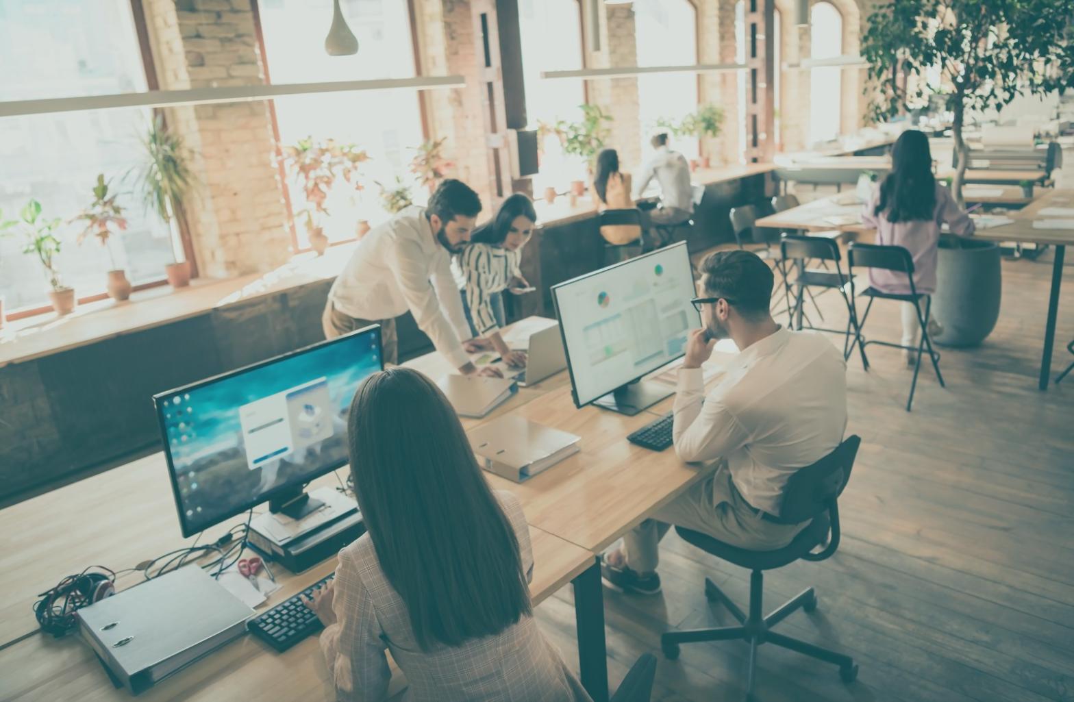 Процесс работы над сценарием с практическими материалами